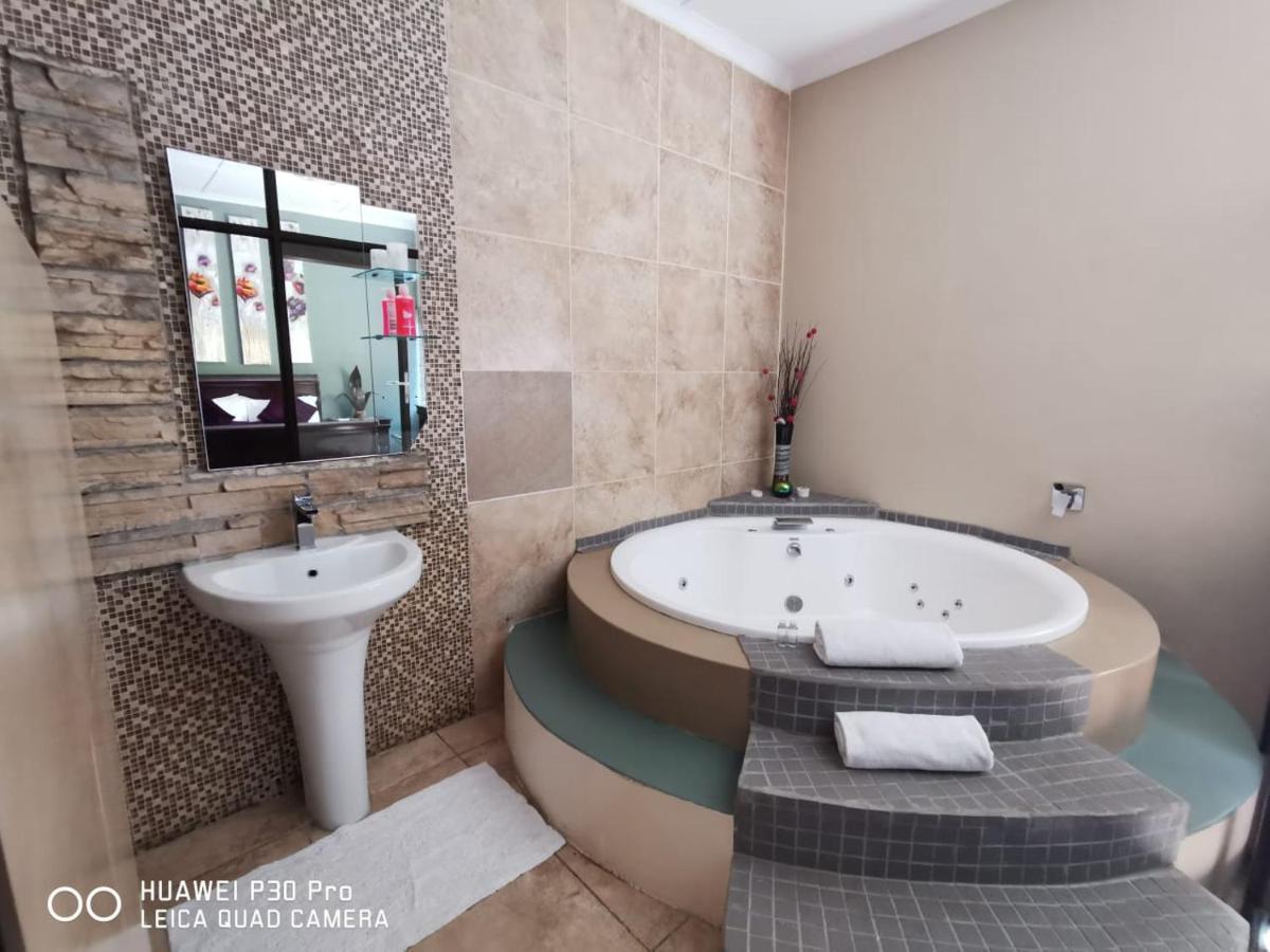 Moonriver Guesthouse Upington Eksteriør bilde